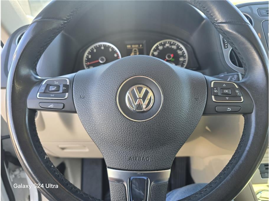 2015 Volkswagen Tiguan 2.0T SEL Sport Utility 4D