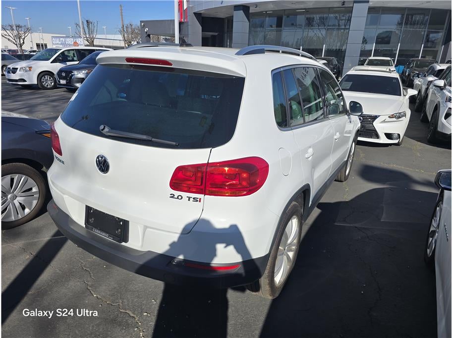2015 Volkswagen Tiguan 2.0T SEL Sport Utility 4D