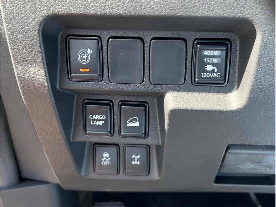 2025 Nissan Frontier Crew Cab PRO-4X Pickup 4D 5 ft