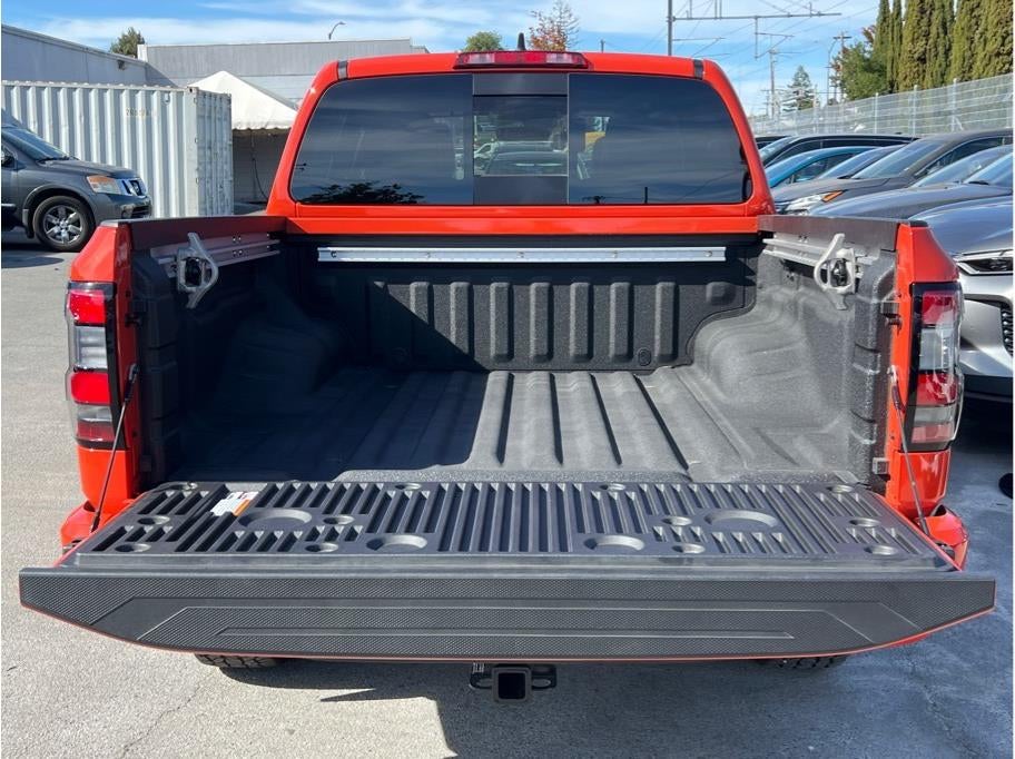 2025 Nissan Frontier Crew Cab PRO-4X Pickup 4D 5 ft