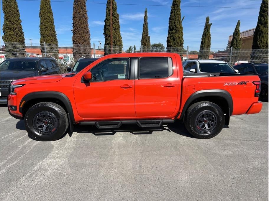 2025 Nissan Frontier Crew Cab PRO-4X Pickup 4D 5 ft