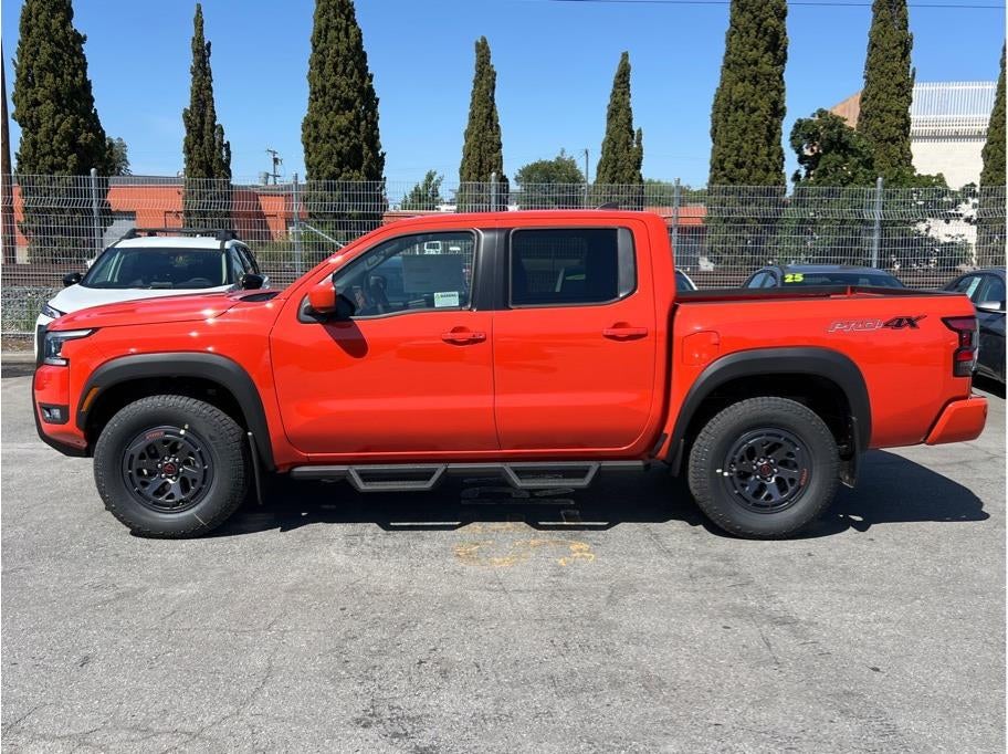 2025 Nissan Frontier PRO-4X Pickup 4D 5 ft