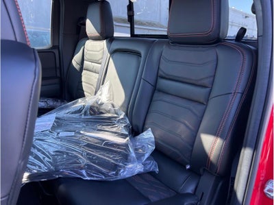 2026 Nissan Frontier Crew Cab PRO-4X Pickup 4D 6 ft