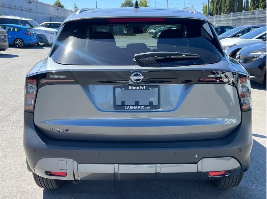 2026 Nissan Kicks SV Sport Utility 4D