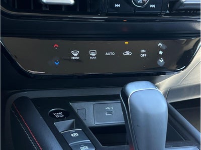 2025 Nissan Kicks SR Sport Utility 4D