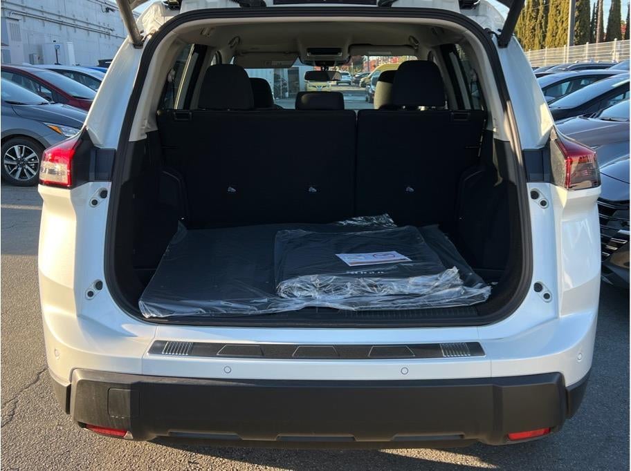 2026 Nissan Rogue SV Sport Utility 4D