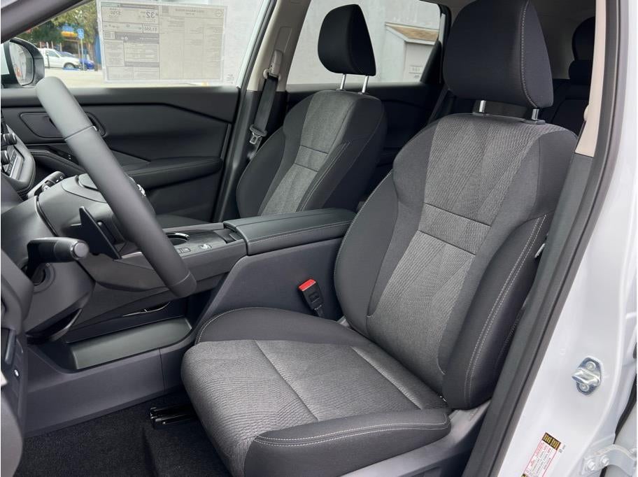 2026 Nissan Rogue 2026.5 SV