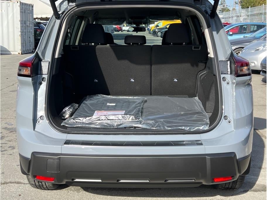 2026 Nissan Rogue SV Sport Utility 4D