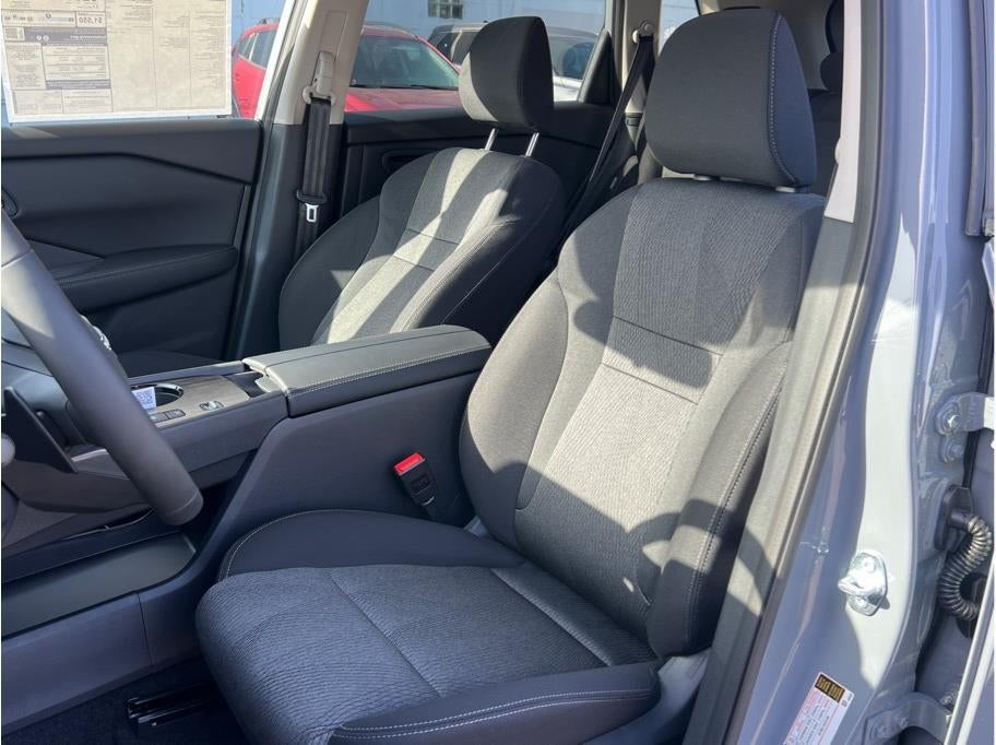 2026 Nissan Rogue SV Sport Utility 4D