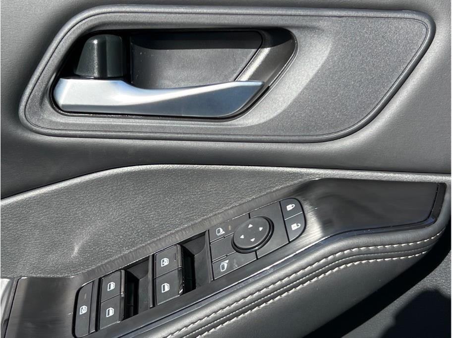 2026 Nissan Rogue SV Sport Utility 4D