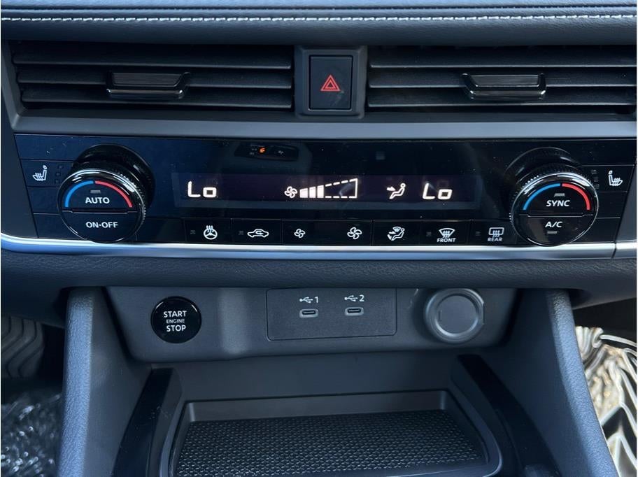 2027 Nissan Rogue SV