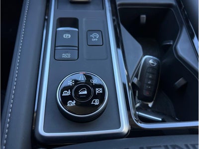 2026 Nissan Pathfinder SV Sport Utility 4D