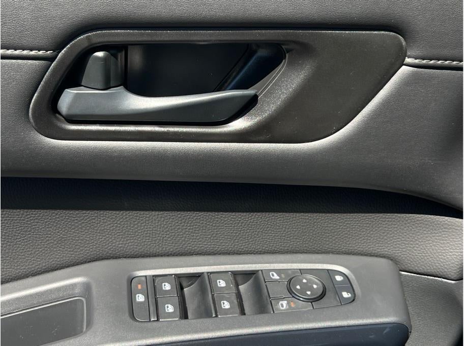 2026 Nissan Pathfinder SV Sport Utility 4D