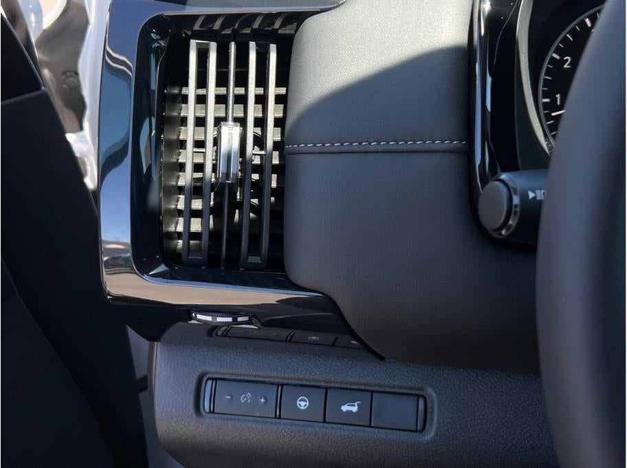 2026 Nissan Pathfinder SV Sport Utility 4D