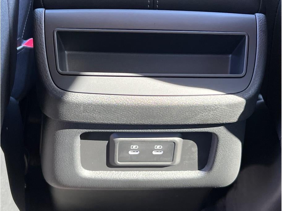 2026 Nissan Pathfinder SV Sport Utility 4D