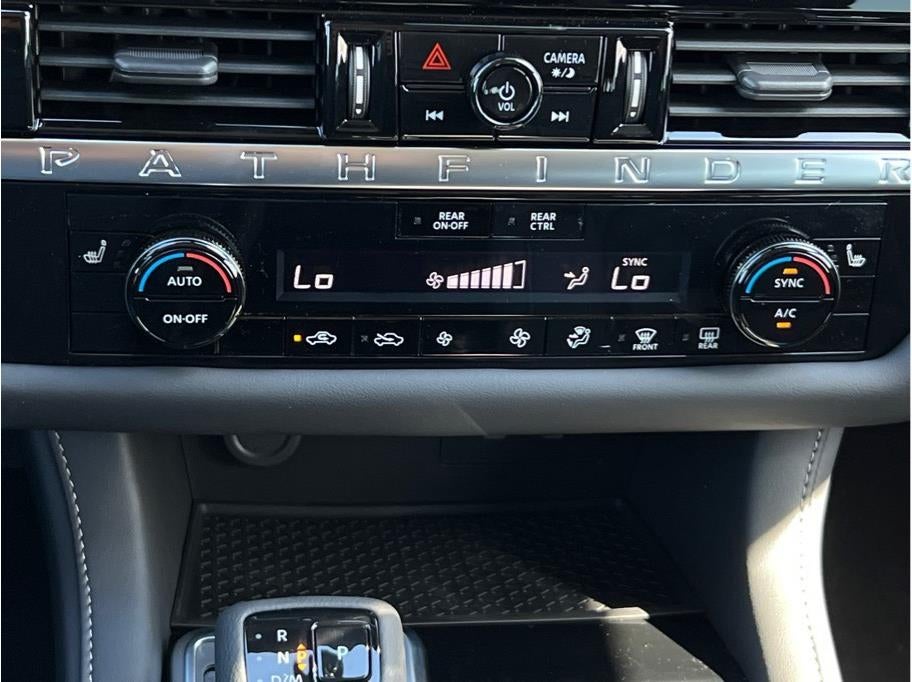2026 Nissan Pathfinder SV Sport Utility 4D