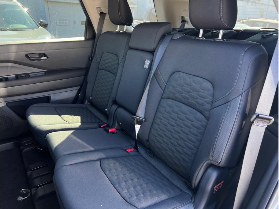 2026 Nissan Pathfinder SV Sport Utility 4D