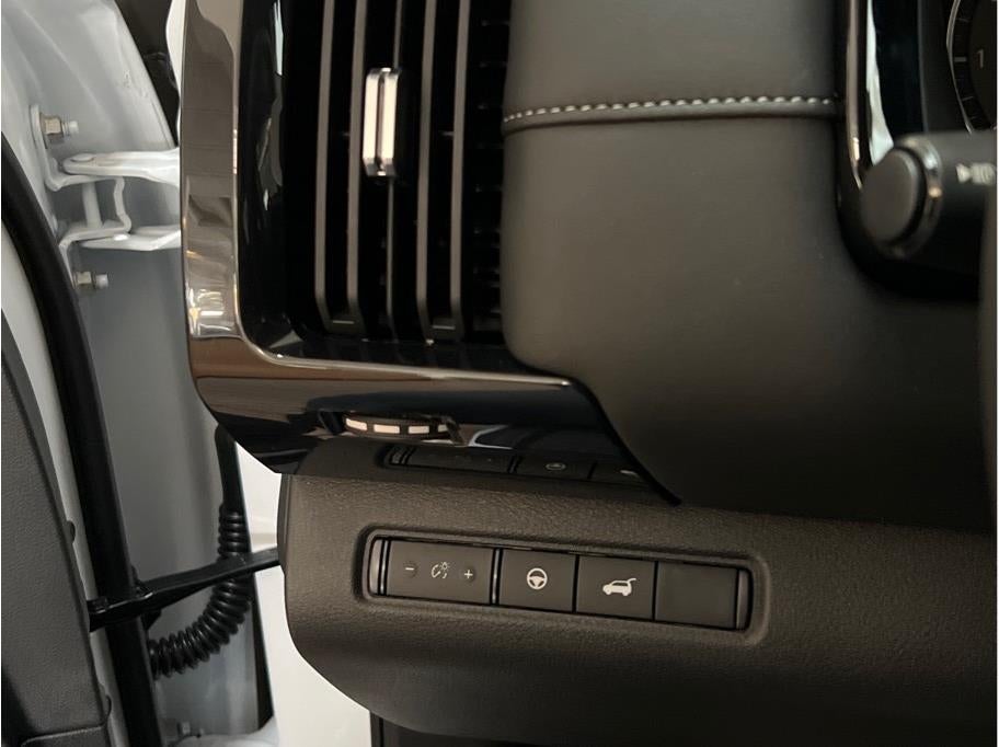 2026 Nissan Pathfinder SV AWD