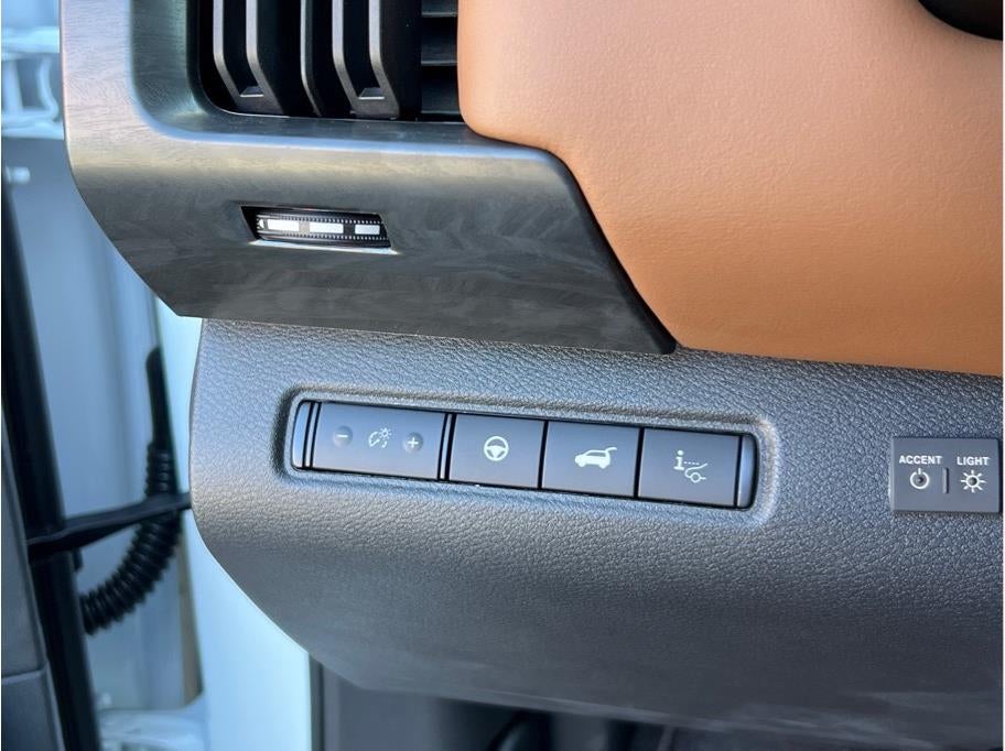 2026 Nissan Pathfinder Platinum Sport Utility 4D