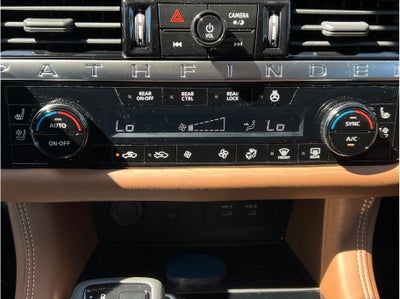 2026 Nissan Pathfinder Platinum Sport Utility 4D