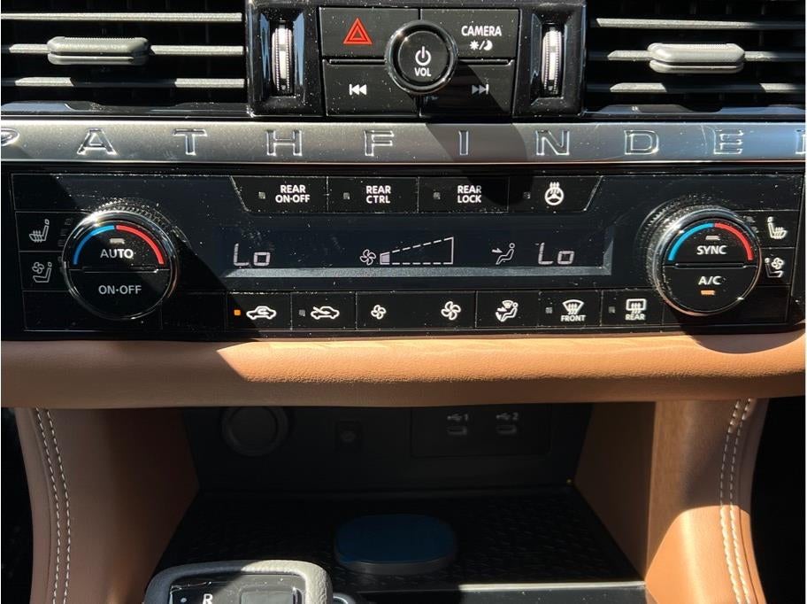 2026 Nissan Pathfinder Platinum Sport Utility 4D