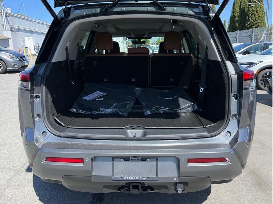 2026 Nissan Pathfinder Platinum Sport Utility 4D