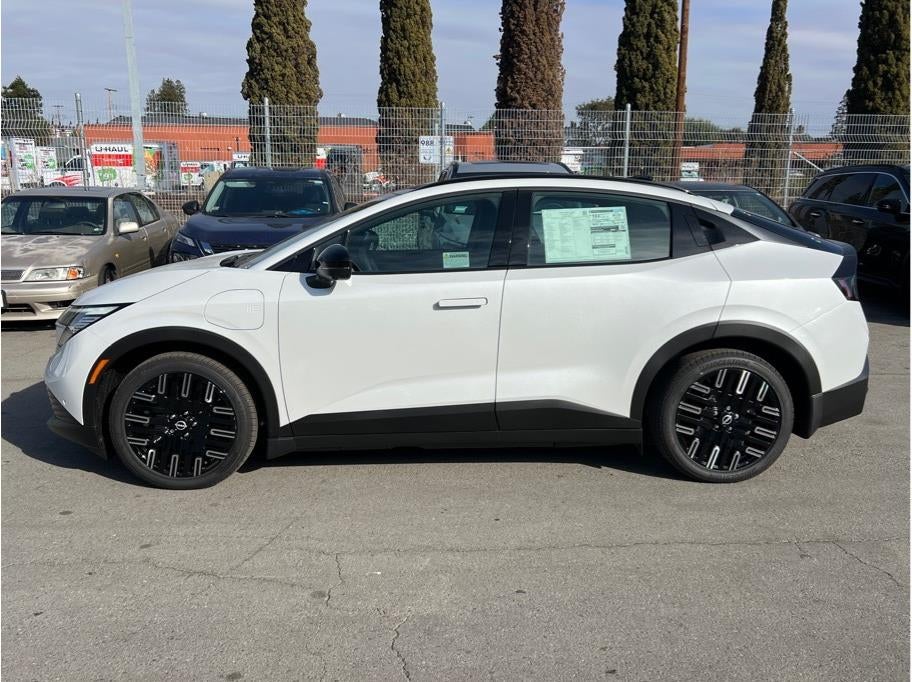 2026 Nissan LEAF PLATINUM PLUS Hatchback 4D