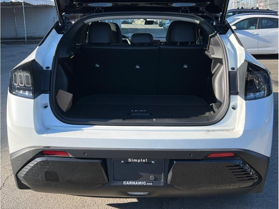 2026 Nissan LEAF PLATINUM PLUS Hatchback 4D