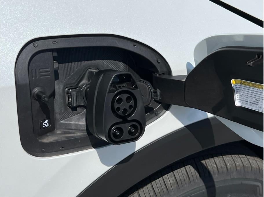 2026 Nissan Leaf Platinum+