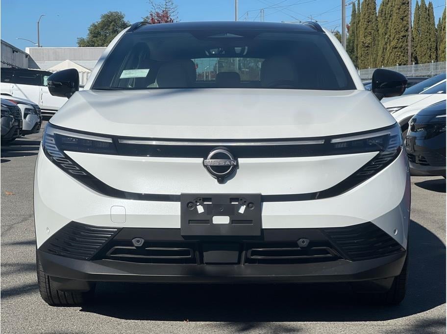 2026 Nissan LEAF PLATINUM PLUS Hatchback 4D