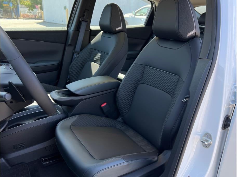 4 Nissan Leaf Platinum+