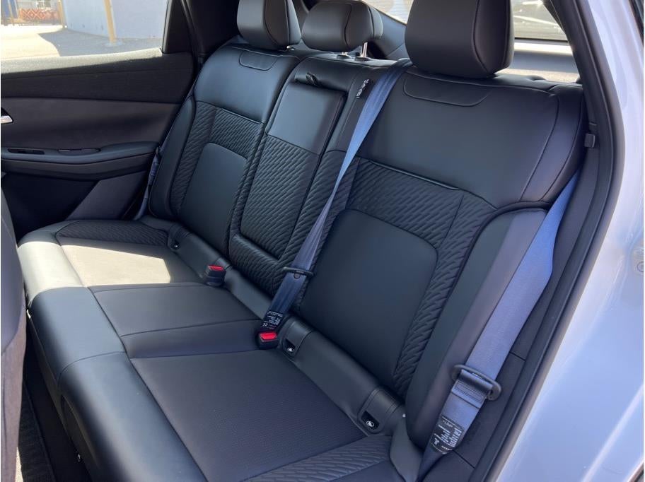 4 Nissan Leaf Platinum+
