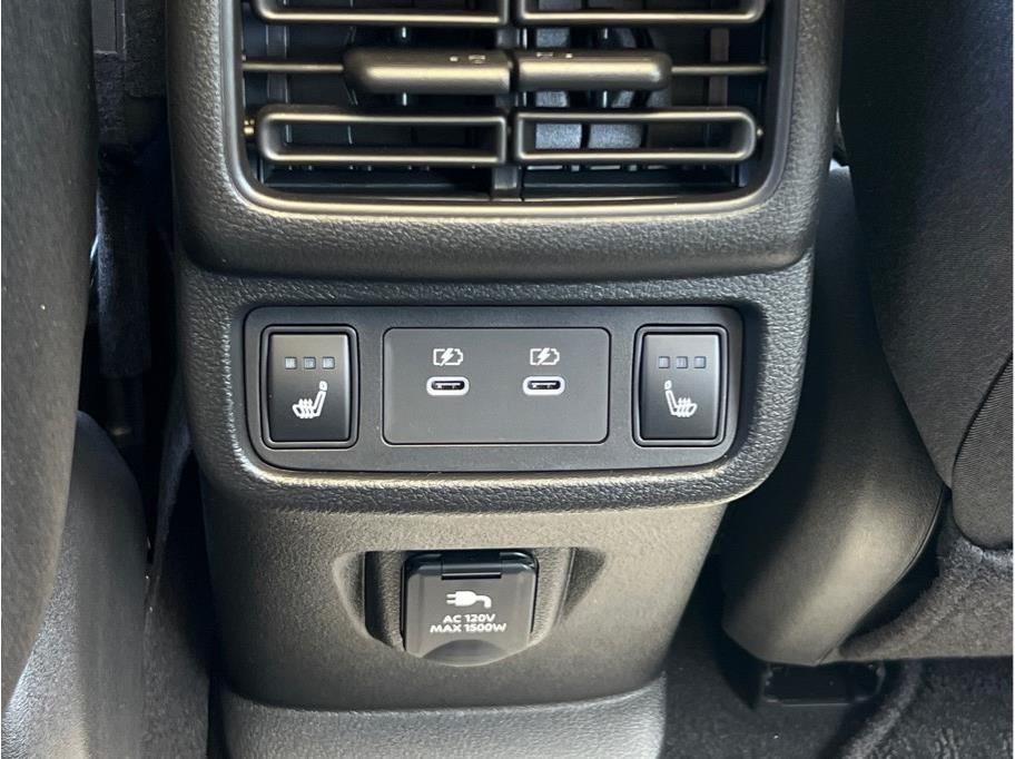 4 Nissan Leaf Platinum+