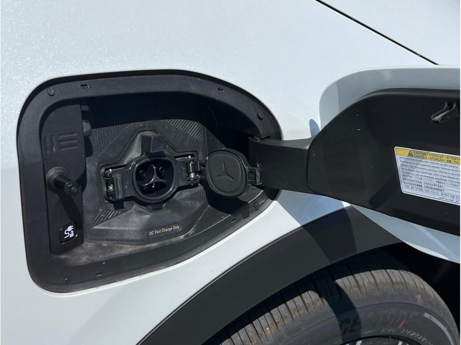 4 Nissan Leaf Platinum+