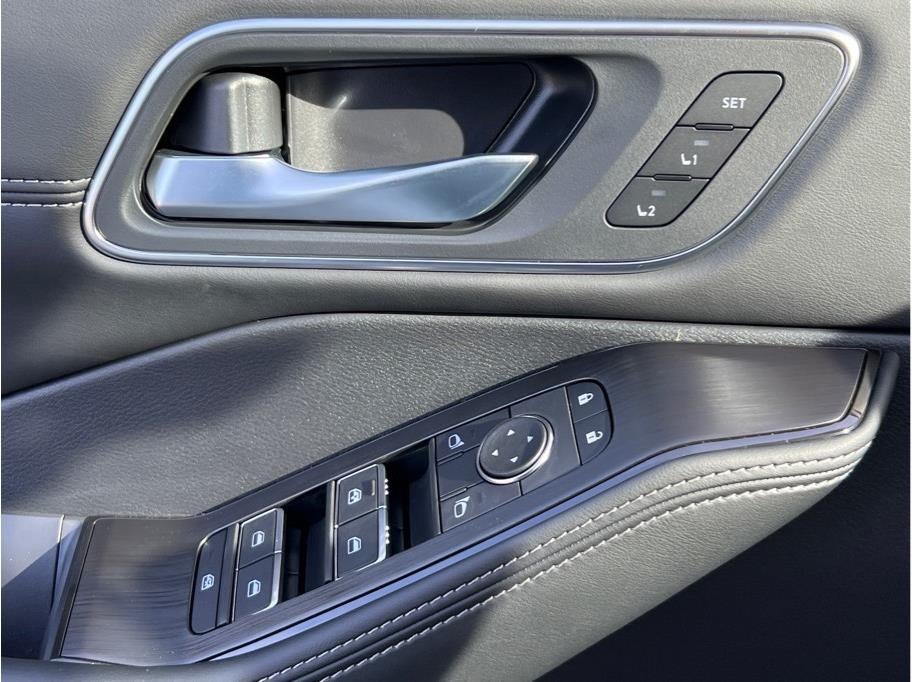 2026 Nissan Rogue Platinum Sport Utility 4D