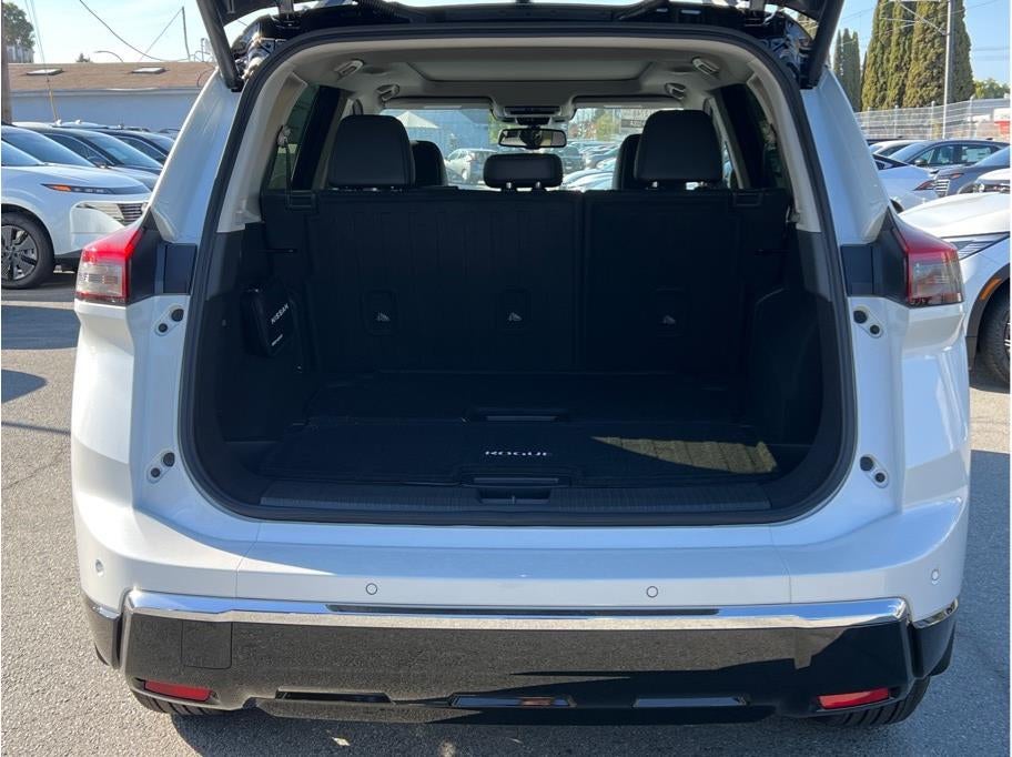 2026 Nissan Rogue Platinum (2026.5) Sport Utility 4D