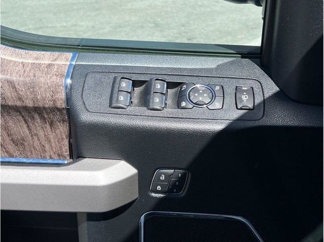 2019 Ford F250 Super Duty Crew Cab Lariat Pickup 4D 6 3/4 ft