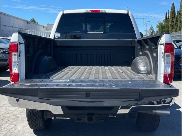 2019 Ford F250 Super Duty Crew Cab Lariat Pickup 4D 6 3/4 ft