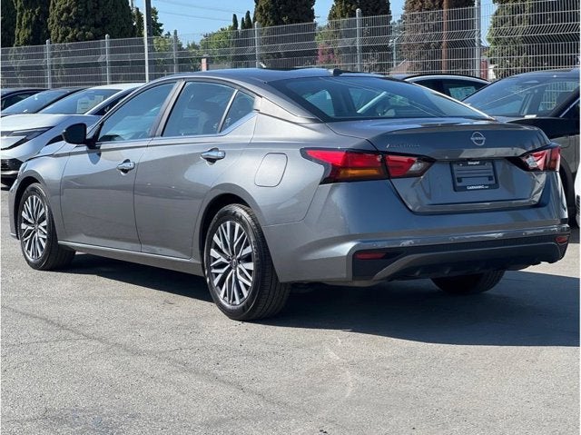 2025 Nissan Altima 2.5 SV Sedan 4D