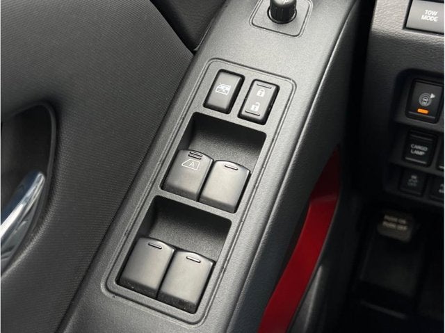 2023 Nissan Frontier Crew Cab PRO-4X Pickup 4D 5 ft