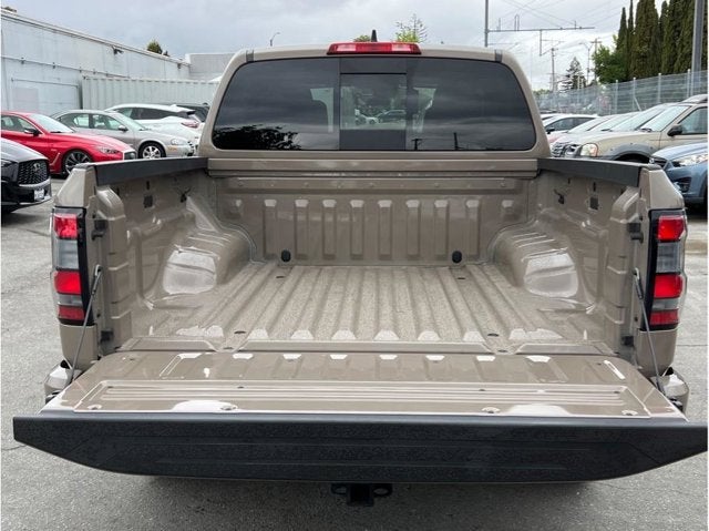 2023 Nissan Frontier Crew Cab PRO-4X Pickup 4D 5 ft