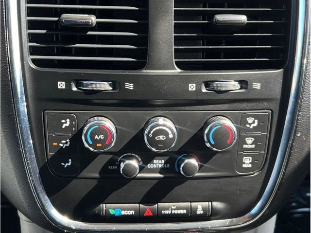 2017 Dodge Grand Caravan Passenger SE Minivan 4D