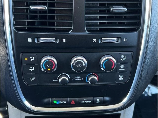 2017 Dodge Grand Caravan Passenger SE Minivan 4D