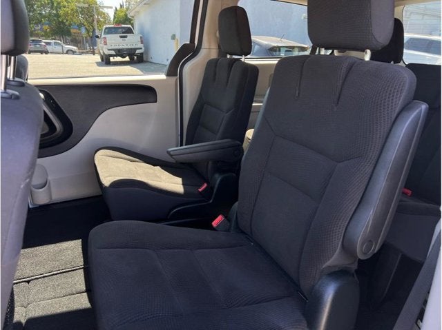 2017 Dodge Grand Caravan Passenger SE Minivan 4D