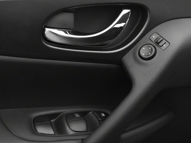 2016 Nissan Rogue SV Sport Utility 4D