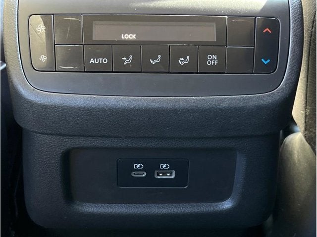 2022 Nissan Pathfinder SV Sport Utility 4D