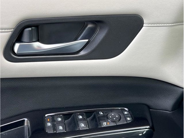 2022 Nissan Pathfinder SV Sport Utility 4D