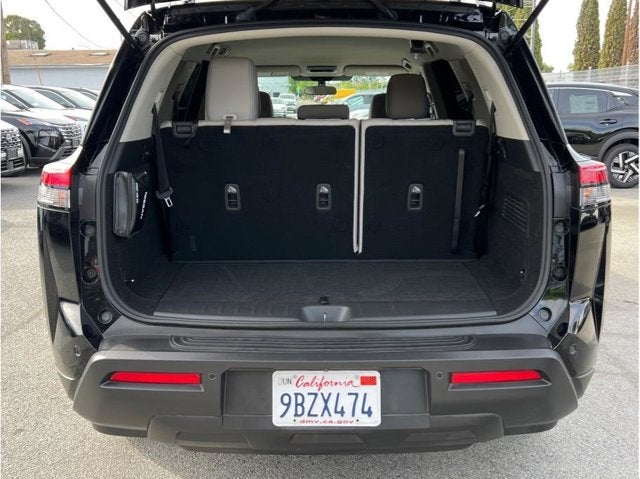 2022 Nissan Pathfinder SV Sport Utility 4D