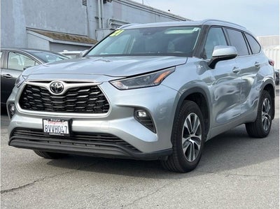 2021 Toyota Highlander XLE Sport Utility 4D