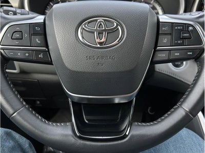 2021 Toyota Highlander XLE Sport Utility 4D